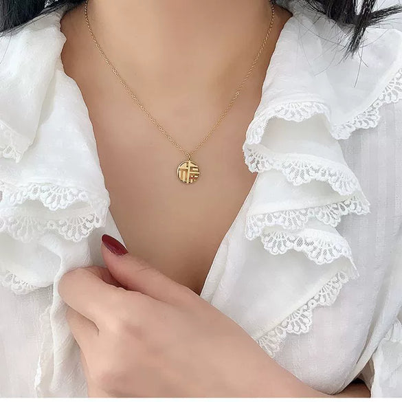 Women's Titanium Steel Gold Color Round Pendant Clavicle Necklace With Letter Text Design And Box Chain Fashion Jewelry