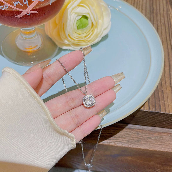 Women's Titanium Steel Heart Pendant Necklace With Mixed Gem Inlay And Zircon Inlaid Design Simple Style