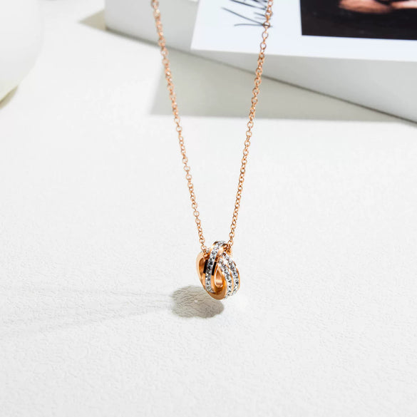 Women's Titanium Steel Interlocking Double Ring Pendant Necklace With O Chain Electroplated Minimalist Geometric Clavicle Chain Fashion Jewelry