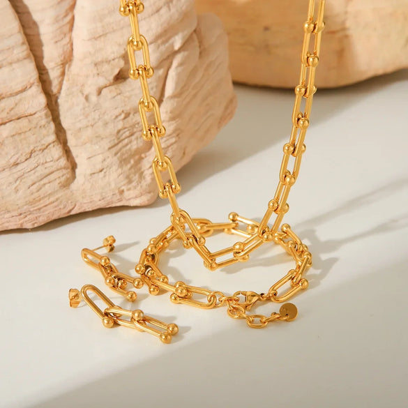 Women's Titanium Steel Jewelry With Geometric Pattern And Ushaped Horseshoe Buckle Electroplated