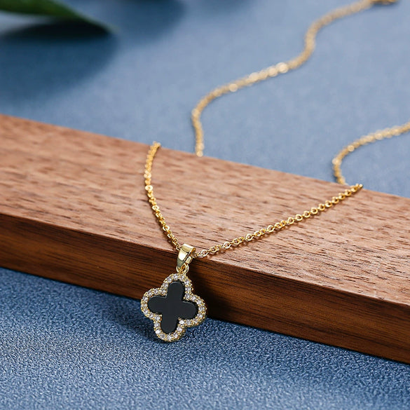 Women's Titanium Steel Necklace With 18K Rose Gold Diamondencrusted Fourleaf Clover Pendant And Black Shell Clavicle Chain Leaves Pattern Light Luxury Style