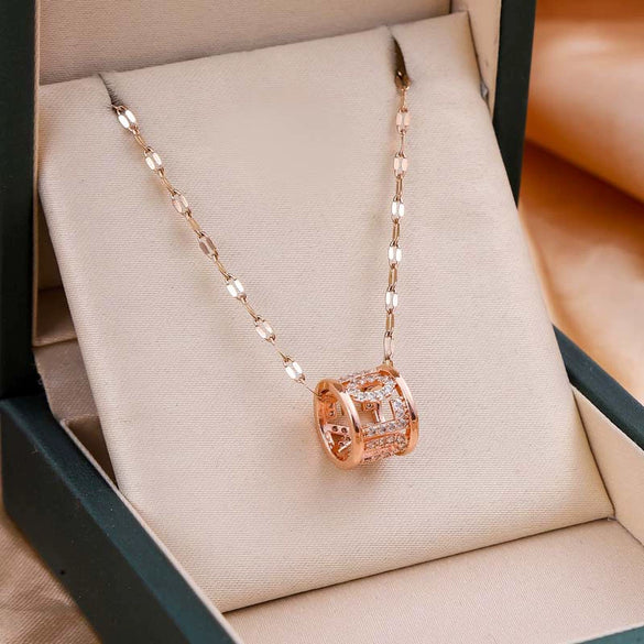 Women's Titanium Steel Necklace With Mixed Gemstone Inlay Geometric Pendant Electroplating Treatment Sweet Cool Style