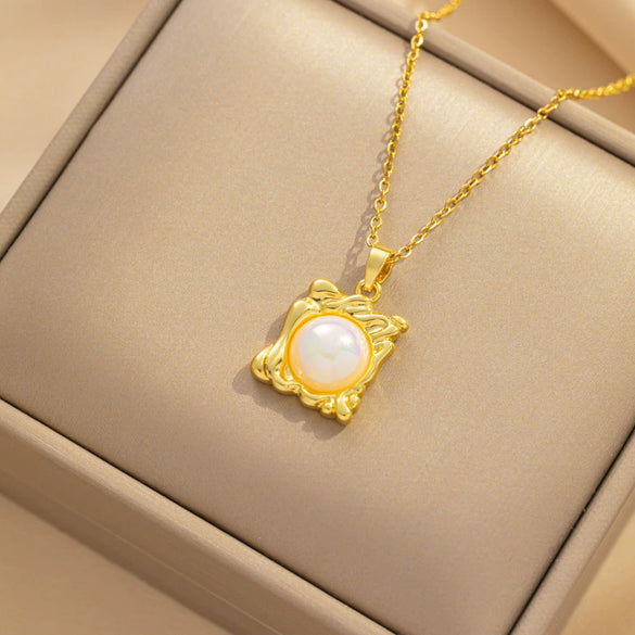 Women's Titanium Steel Ochain Necklace With Irregular Square Art Frame Mermaid Pearl Pendant Geometric Style Electroplated
