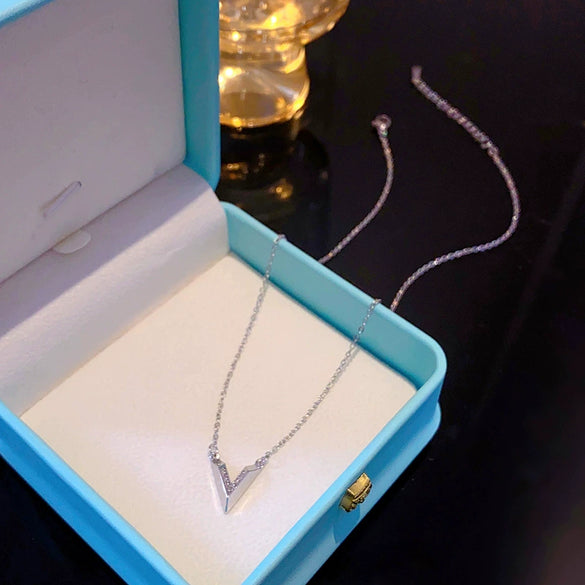 Women's Titanium Steel Vshaped Necklace With Silver Diamond Copper Pendant Cross Chain Light Luxury Style Letters Numbers Text Pattern