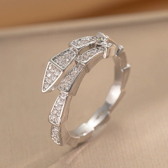 Women's Trendy Light Luxury Snake Ring In Titanium Steel With Geometric Pattern And Electroplating