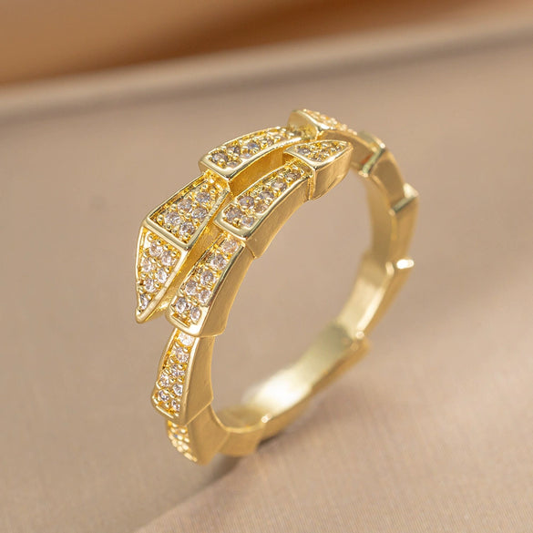 Women's Trendy Light Luxury Snake Ring In Titanium Steel With Geometric Pattern And Electroplating