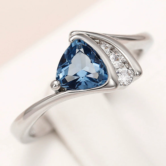 Women's Twisted Arm Triangle Zircon Ring Copper Niche Geometric Style