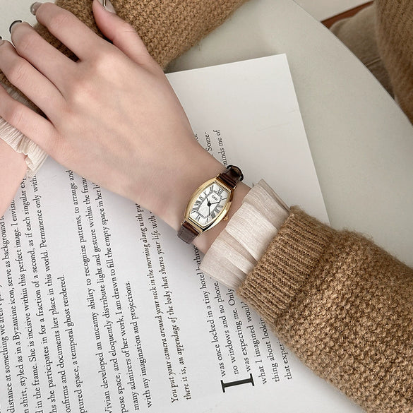 Women's Vintage Barrel Dial Alloy Case Belt Strap Quartz Watch