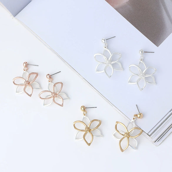 Women's Vintage Flower Earrings Exaggerated Alloy Statement Jewelry With An Elegant Simple Design