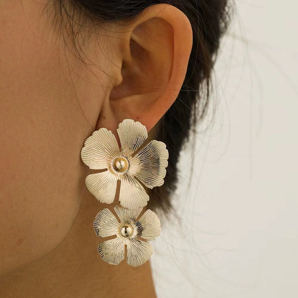 Women's Vintage Flower Statement Earrings With Large Petal Design Long Tassel Drops And Electroplated Iron Metal Finish