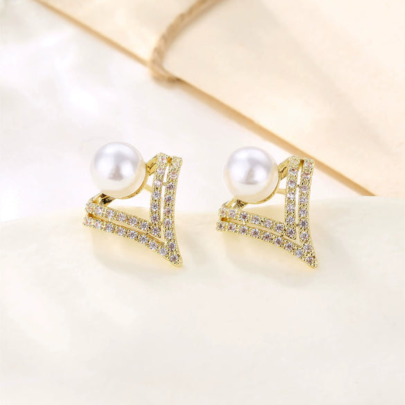 Women's Vintage Flower Zircon Earrings With Pearl Accent Electroplated Metal Exquisite Fashion Jewelry