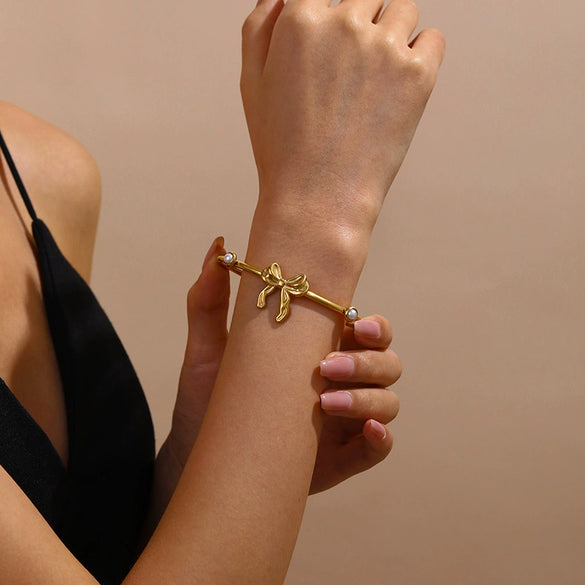 Women's Vintage Pearl Bow Flower Stainless Steel Gold Plated Bracelet