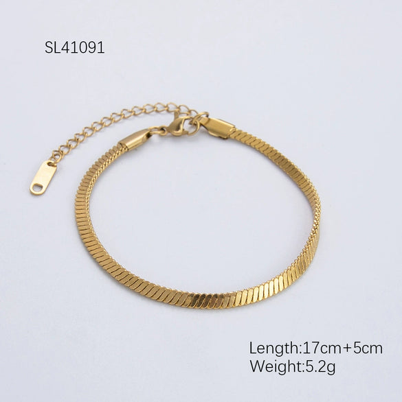 Women's Vintage Wave Pattern Titanium Steel And Stainless Steel 18K Gold Electroplated Bracelet