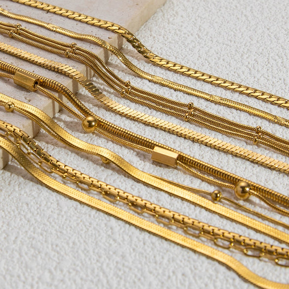 Women's Vintage Wave Pattern Titanium Steel And Stainless Steel 18K Gold Electroplated Bracelet