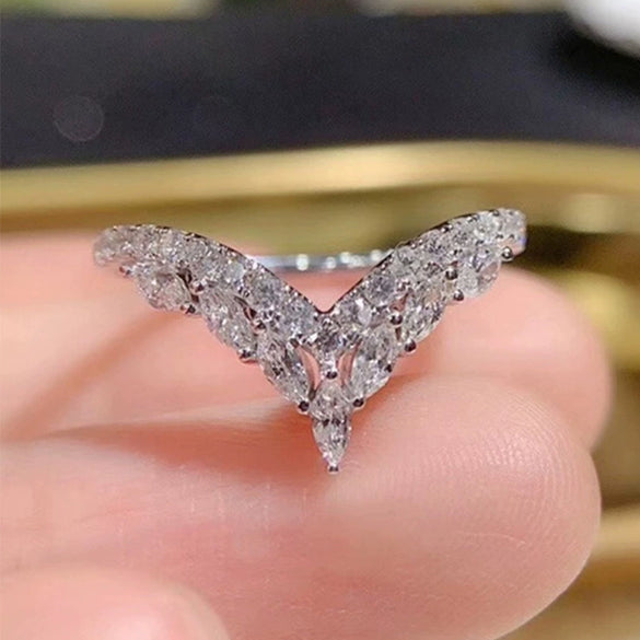 Women's Vshaped Microinlaid Zircon Ring Copper Geometric Style