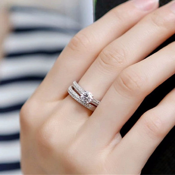 Women's Wedding Copper Ring With Geometric Design And Zircon Treatment