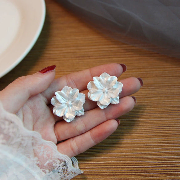 Women's White Flower And Leaf Earrings In Zinc Alloy With Baked Enamel Finish Sweet Elegant Highend Style