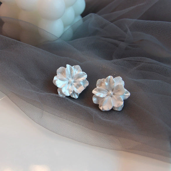 Women's White Flower And Leaf Earrings In Zinc Alloy With Baked Enamel Finish Sweet Elegant Highend Style