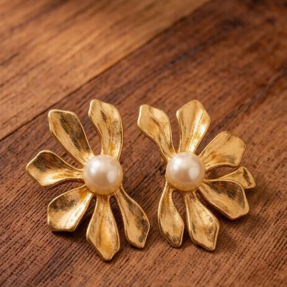 Women's Zinc Alloy Floral Leaf Earrings With Pearl Inlay And Stainless Steel Posts Niche Botanical Design Wholesale