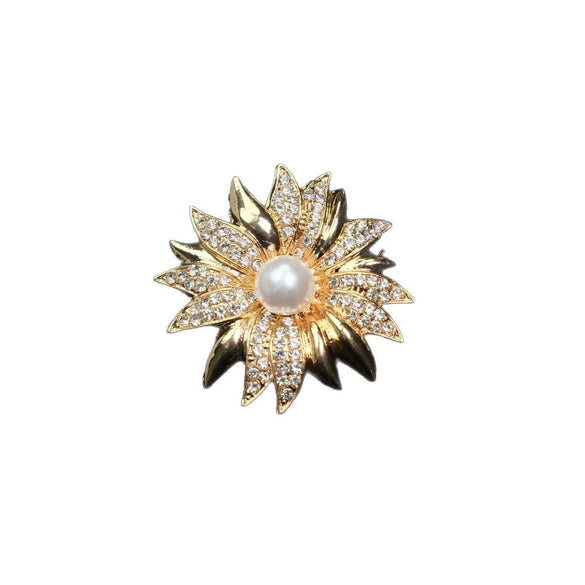 Zinc Alloy Flower Shape Electroplating Brooch Fashionable With Floral Design For Women And Unisex