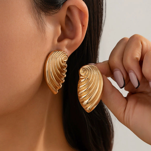 Zinc Alloy Geometric Metal Threaded Shell Earrings With Electroplating Design