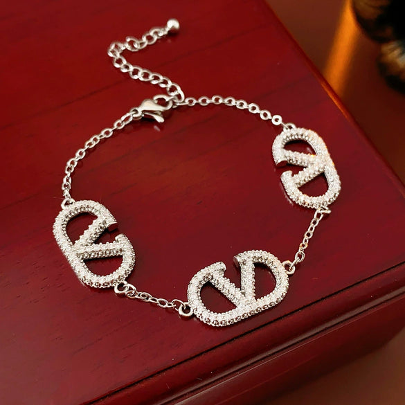 Zircon Microinlaid Letter Pig Nose Electroplated Highend Niche Bracelet Jewelry