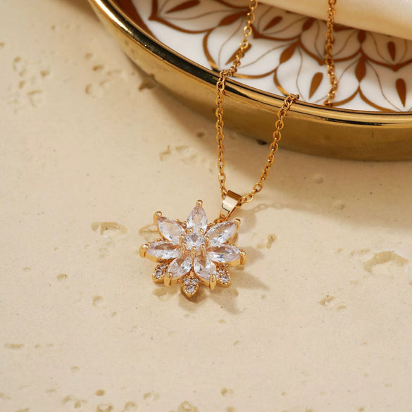 Zircon Snowflake Pendant Necklace For Women Twisted Chain Diamond Design