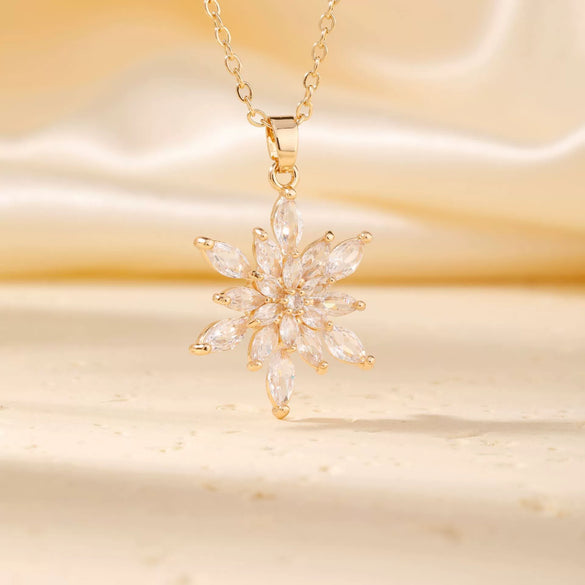 Zircon Snowflake Women's Necklace Fashionable And Elegant Design Twisted Chain